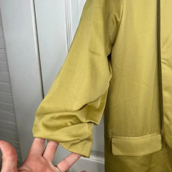 Strut & Bolt Green Boyfriend Blazer Satin Jacket Size M Lightweight Open Front - Picture 4 of 15